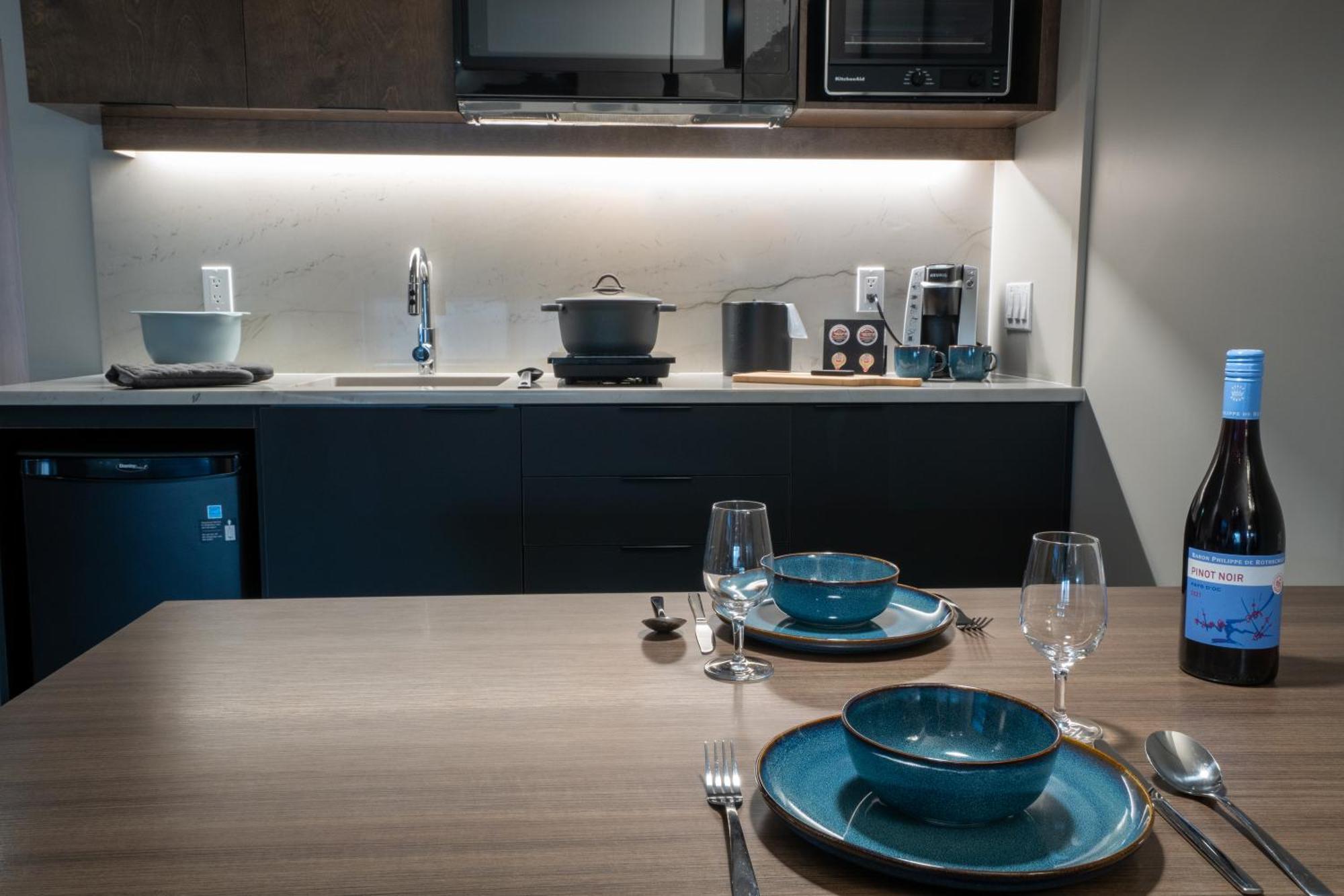 Hotel & Suites Normandin לוויס מראה חיצוני תמונה