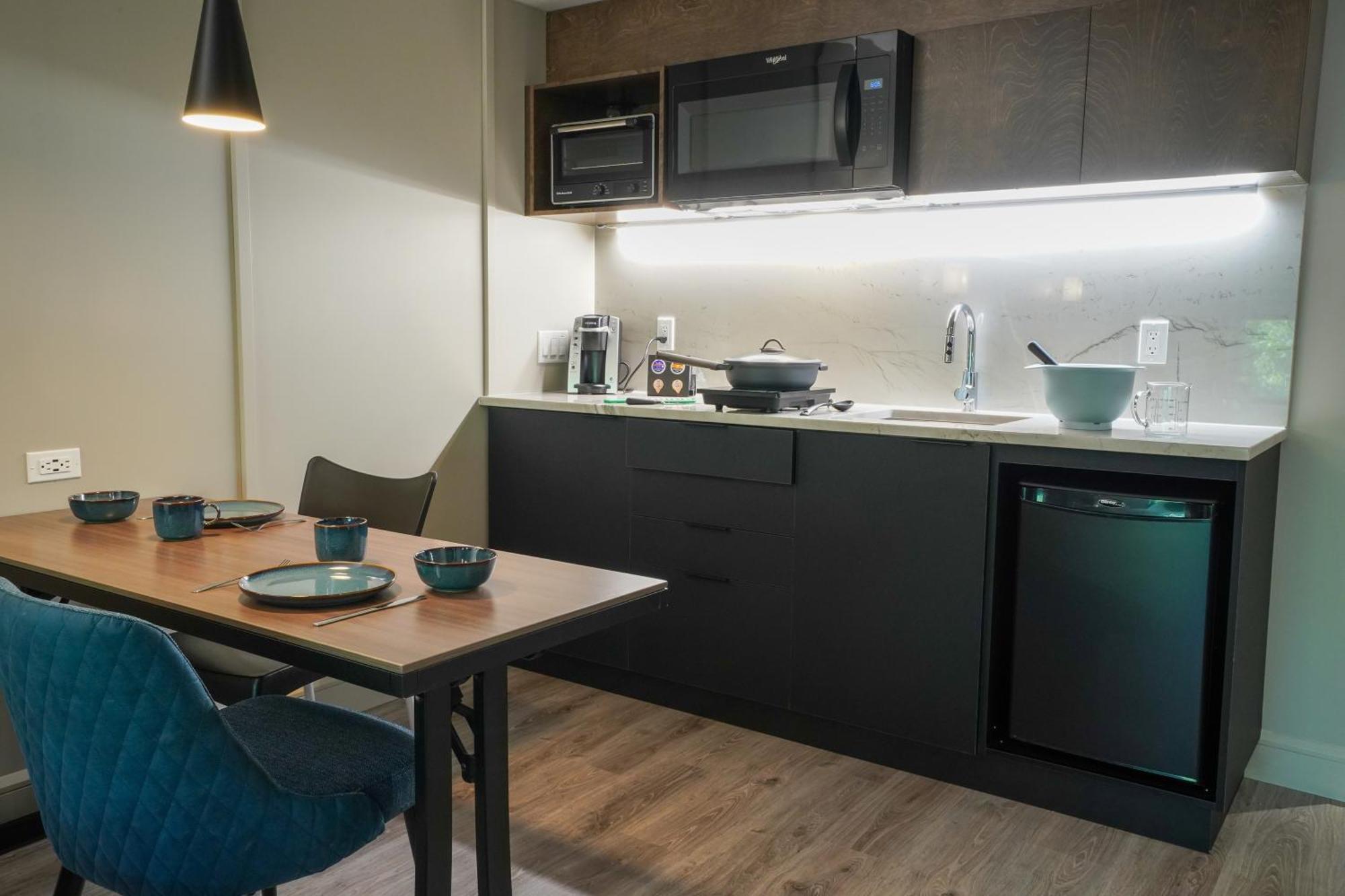 Hotel & Suites Normandin לוויס מראה חיצוני תמונה